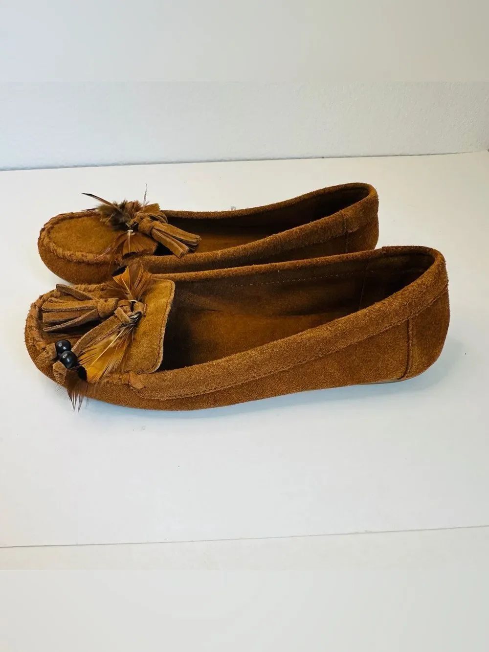 Minnetonka Moccasins Brown Leather Tassel Feather Women's SIZE 6.5